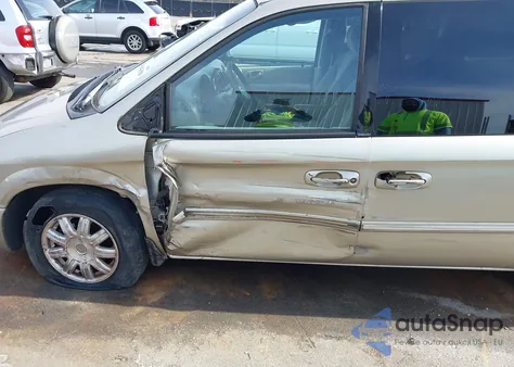 2005 Chrysler Town & Country Touring z USA, uszkodzony, nr VIN 2C8GP54L45R468966